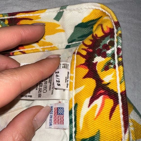 American Apparel High Waisted beautiful Sunflower shorts in size 24/25 - Picture 4 of 4